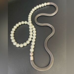 Jacob Vintage Pearls and Mesh long necklace